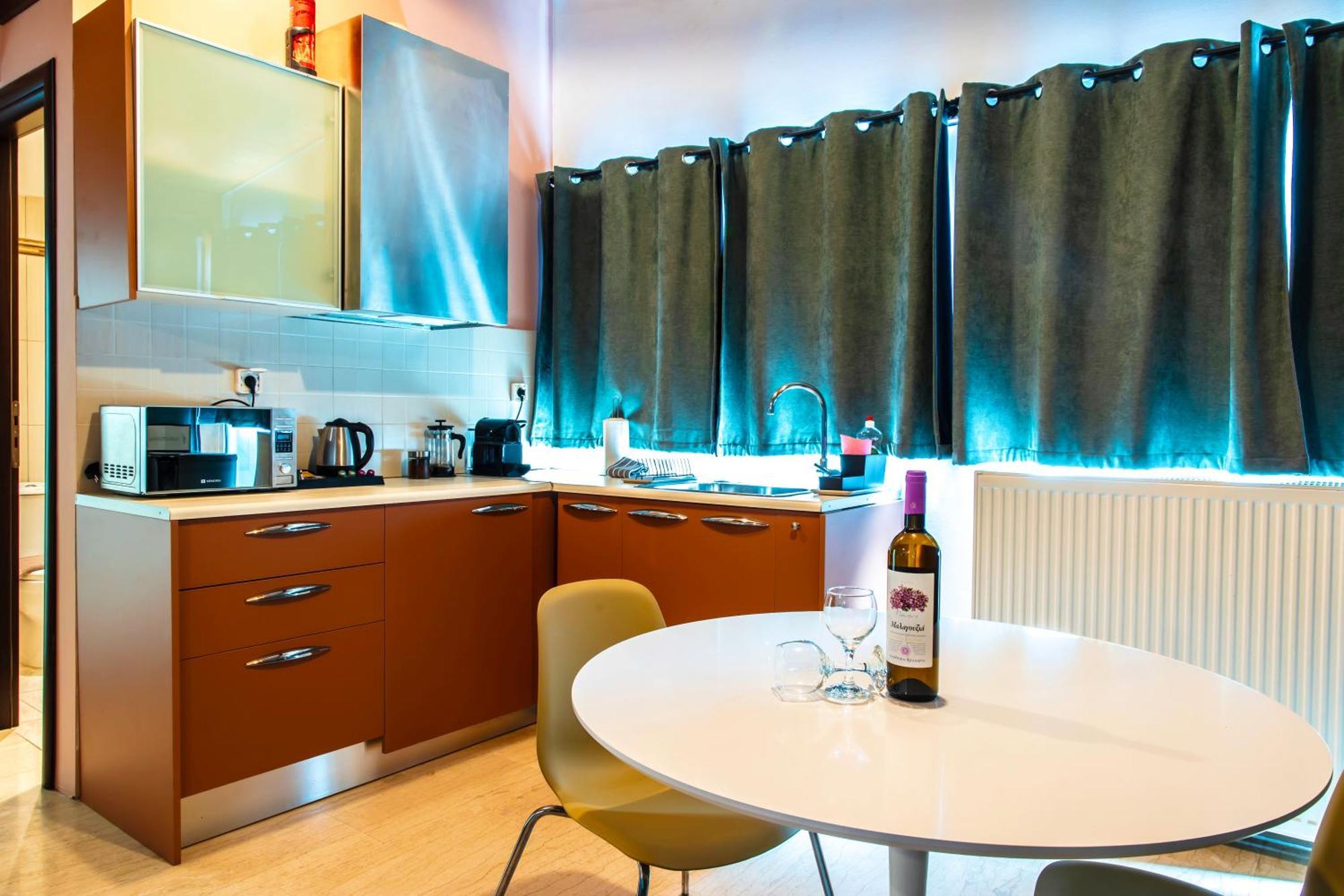 Lis153 By Smart Cozy Suites - Top Floors With Amazing City View - Available 24Hr Athen Eksteriør bilde