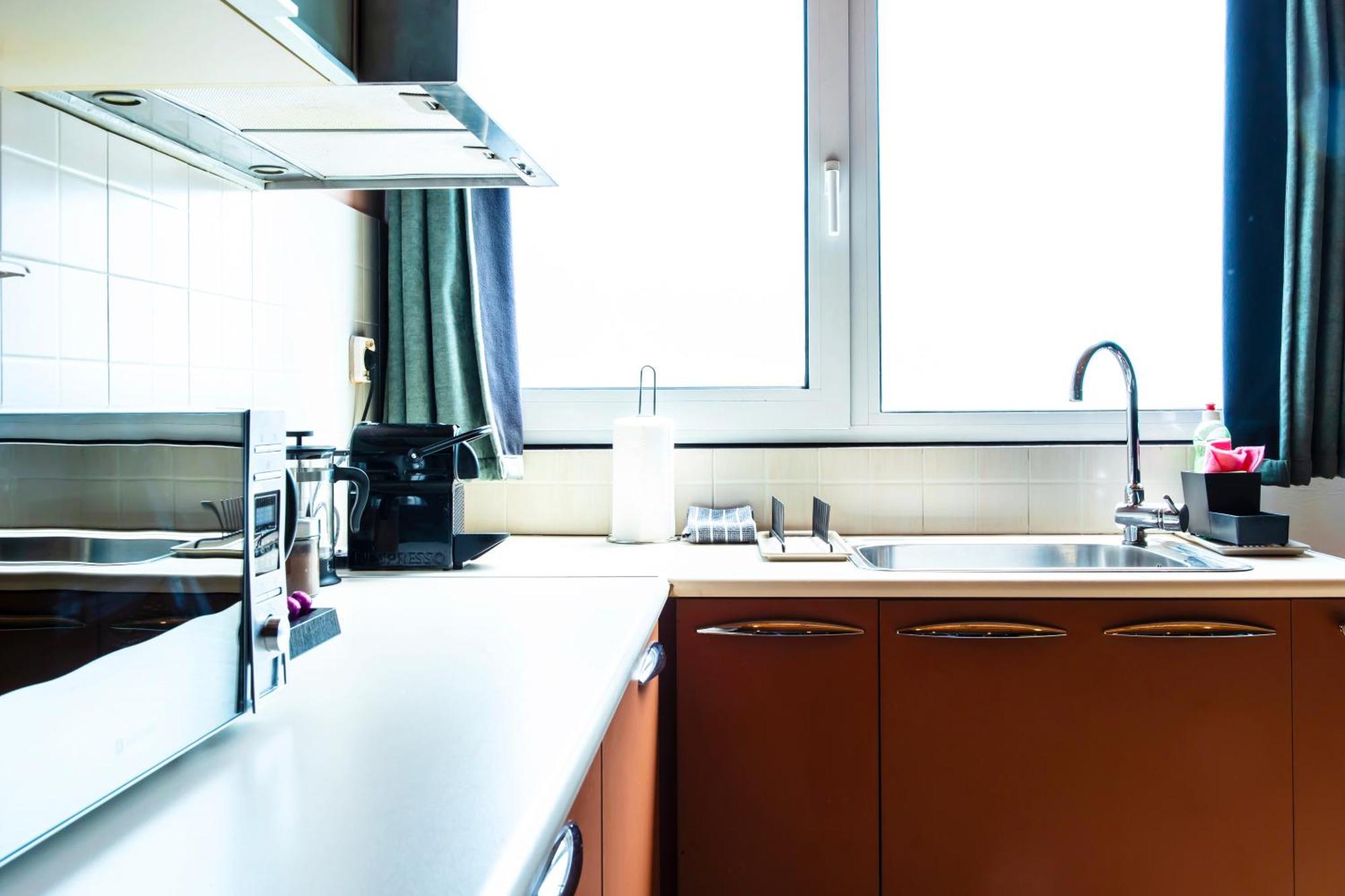 Lis153 By Smart Cozy Suites - Top Floors With Amazing City View - Available 24Hr Athen Eksteriør bilde